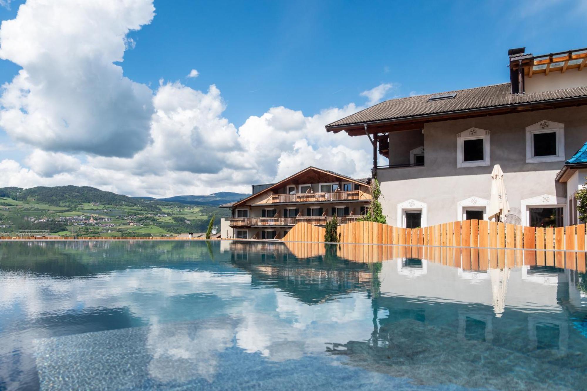 Oberwirt Weisses Kreuz Hotell Collepietra  Exteriör bild
